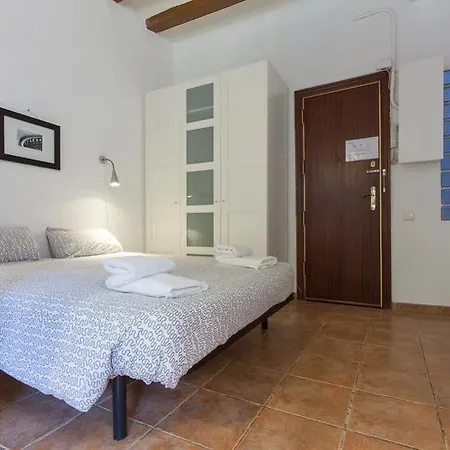Flateli Borrell Apartment
